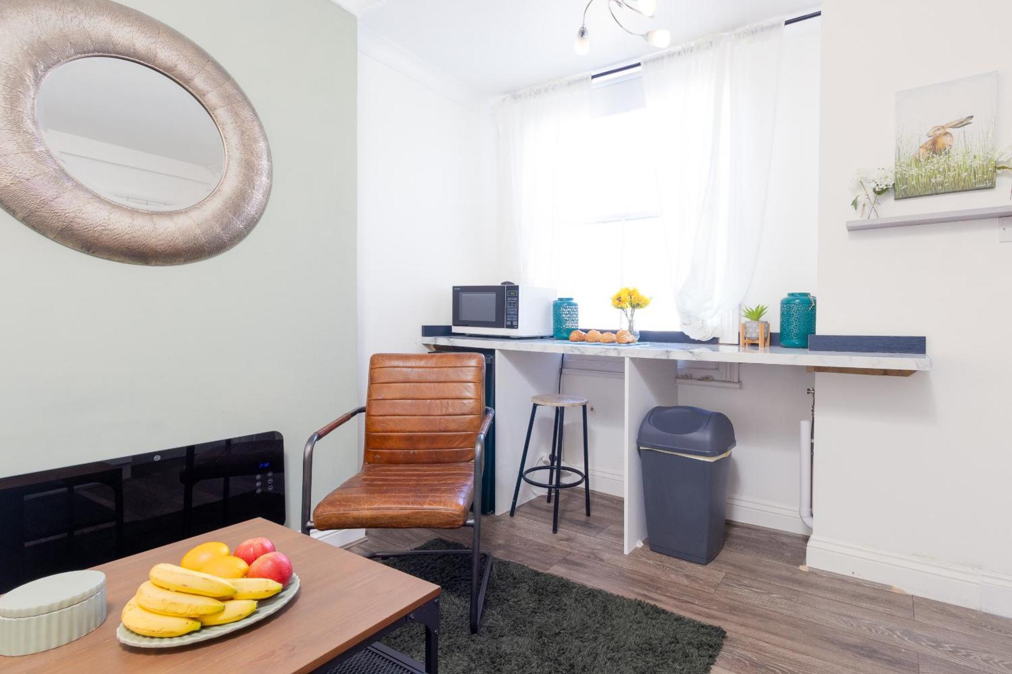 New! Stylish Near Train Station Coventry